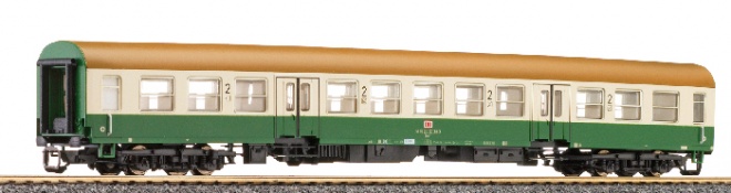 Passenger car type "Halberstadt" 2nd class<br /><a href='images/pictures/Tillig/13668.jpg' target='_blank'>Full size image</a>